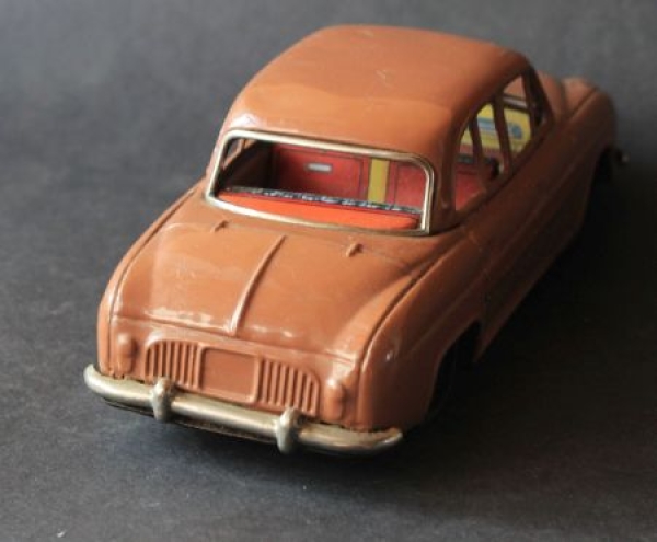 Bandai Renault Dauphine 1960 Tinmodel with Frictiondrive (7811)